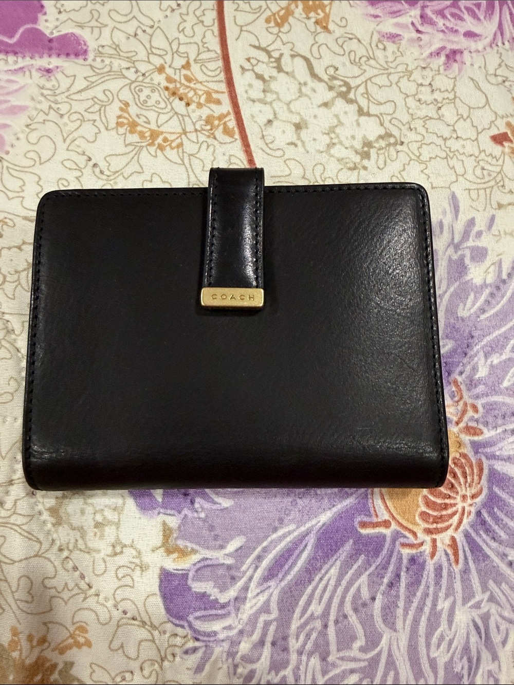 Coach Black Leather Bi-Fold Wallet with Gold Logo Tab vintage